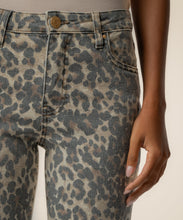 Load image into Gallery viewer, Kelsey Leopard Print