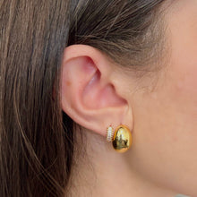 Load image into Gallery viewer, Viola Cz Huggie: Gold